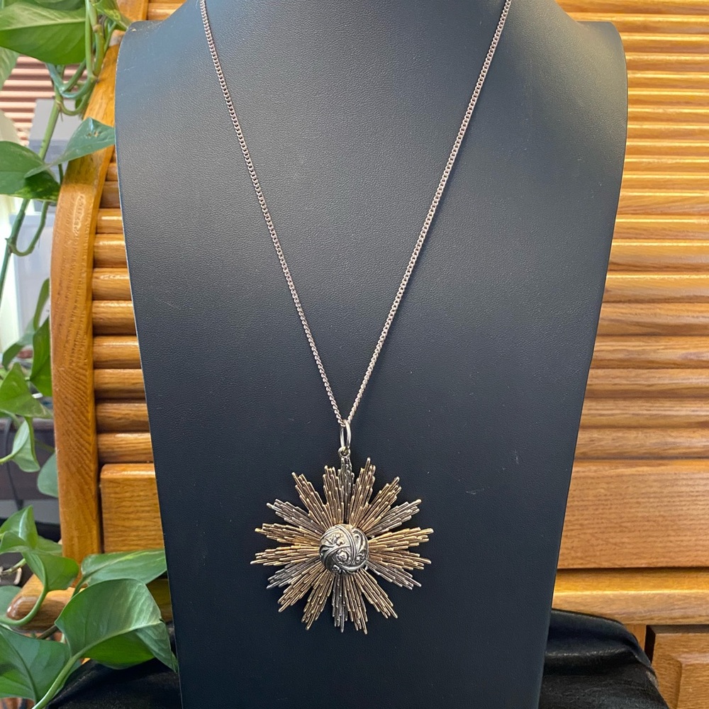 ModeArt Burst Vintage Necklace